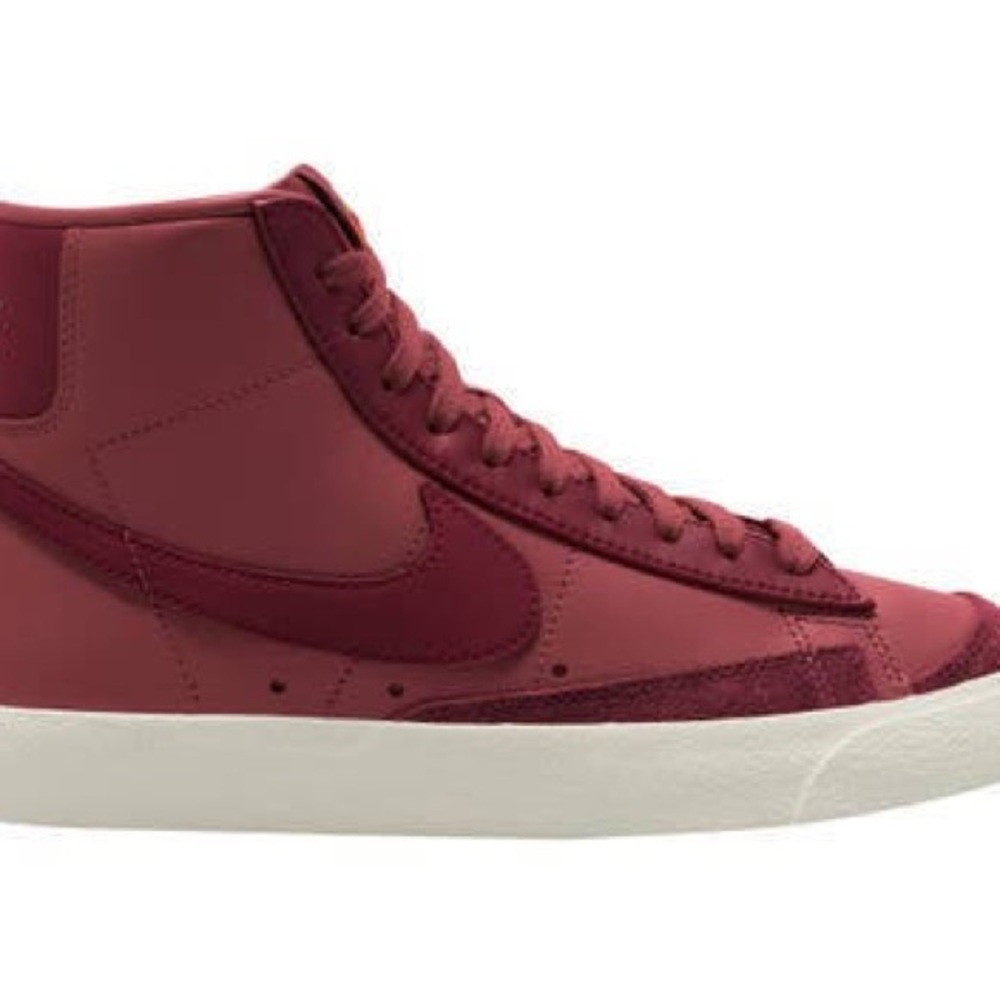 ❤️ NEW WITHOUT TAGS ❤️ NIKE Maroon High Tops